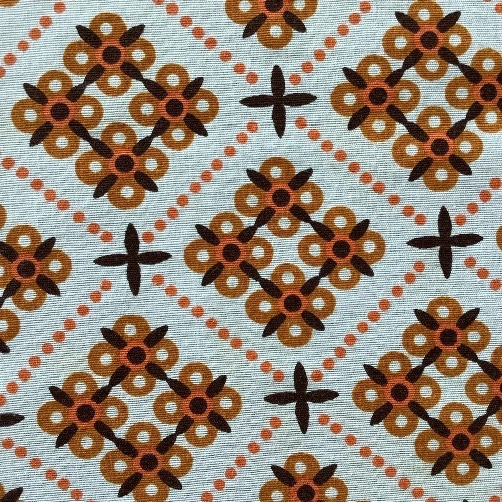 Vintage Tablecloth Linen Tablescapes